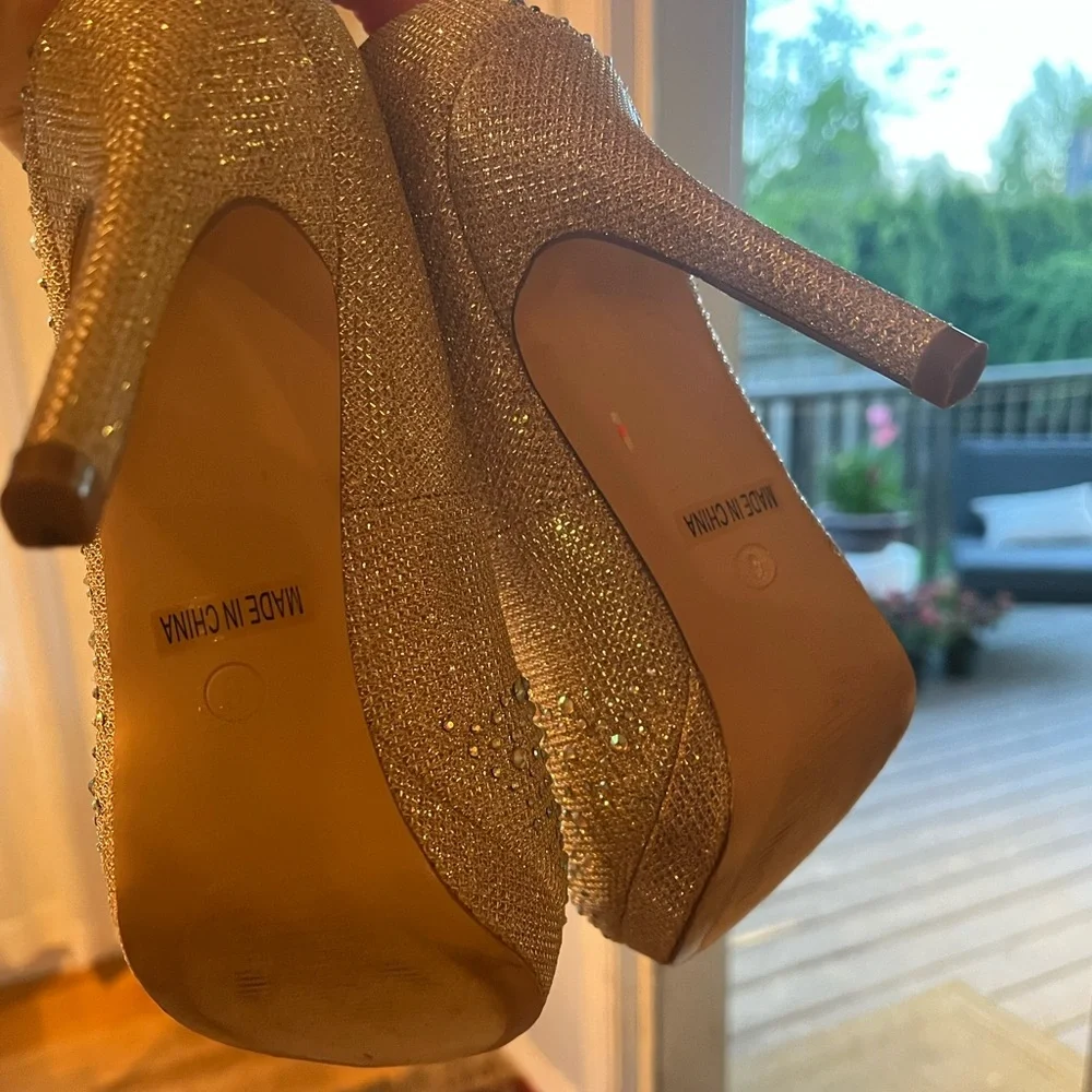 Women’s Heels - Picture 4 of 4